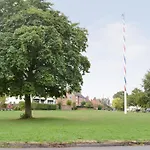 The Carriage House * Upper Poppleton