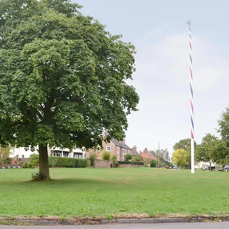 The Carriage House * Upper Poppleton